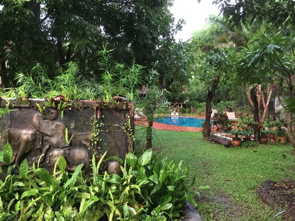 Sang Tong Huts Hotel Mae Hong Son Eksteriør billede