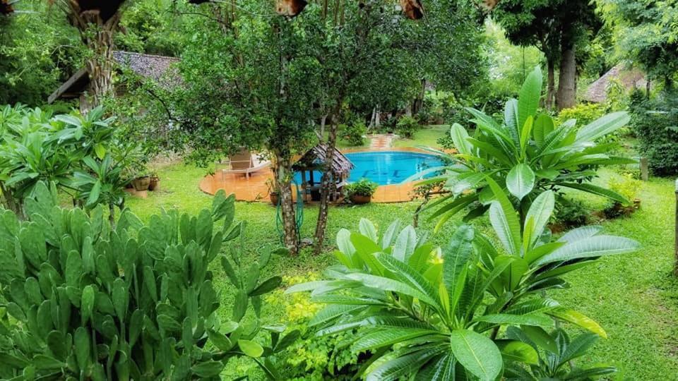 Sang Tong Huts Hotel Mae Hong Son Eksteriør billede